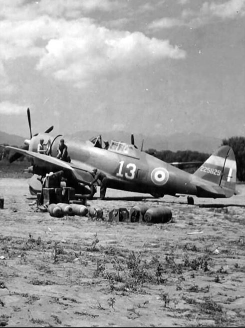 P-47 42-25829 au sol